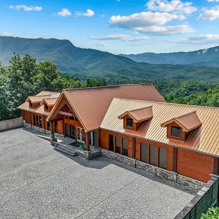 Gatlinburg Mansion Cabin